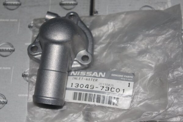 Nissan Primera Termostat Kapağı 13049-77A00 GA16